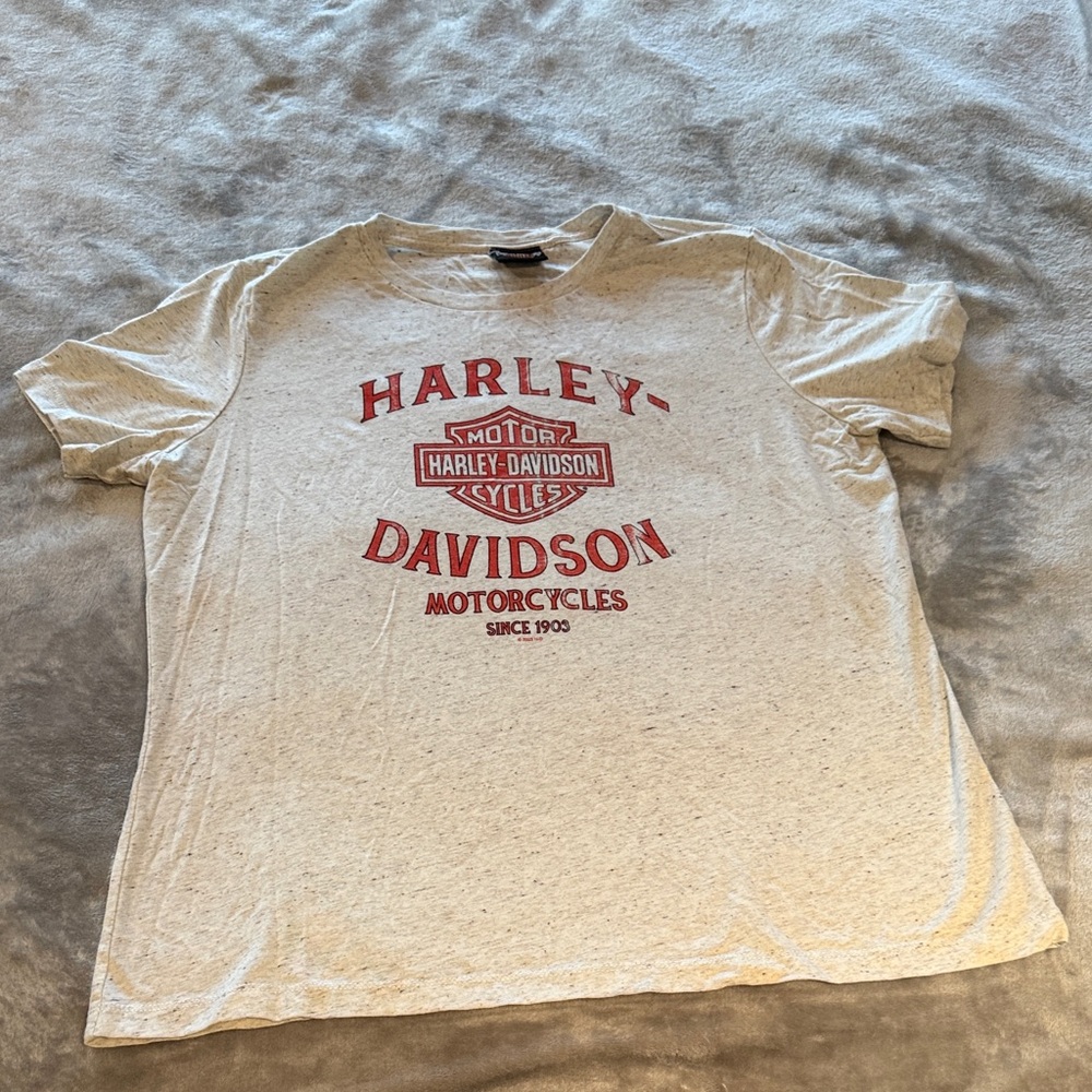 Harley-Davidson Cream T-Shirt with Red Logo